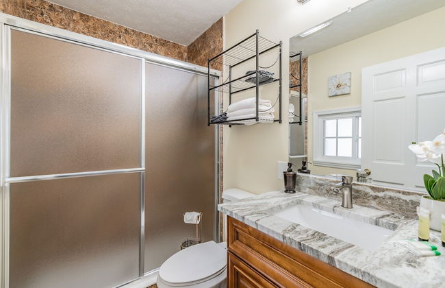 A Large Tropical 7 Bedroom Estate by RedAwning - Foto 28