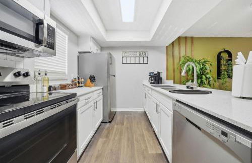 Modern 2BR2BA w King Bed, Pool Gym #10 - Foto 17