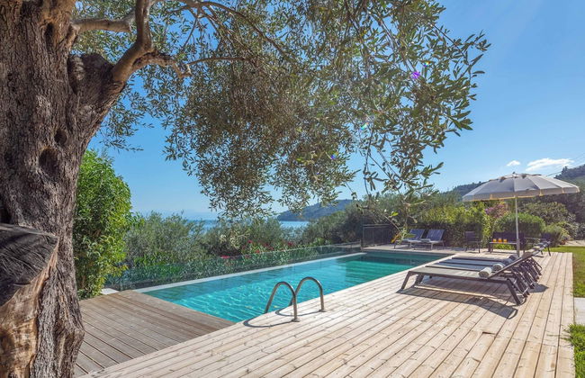 Villa Apanemia Mare - Foto 1