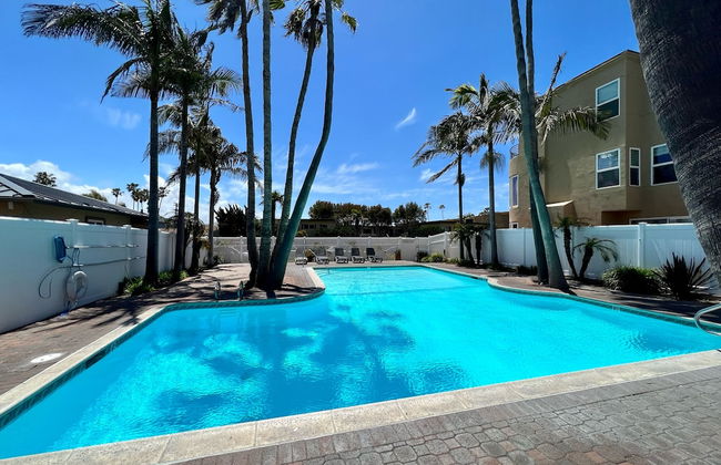 Ocean View Luxury Condo - Photo 21