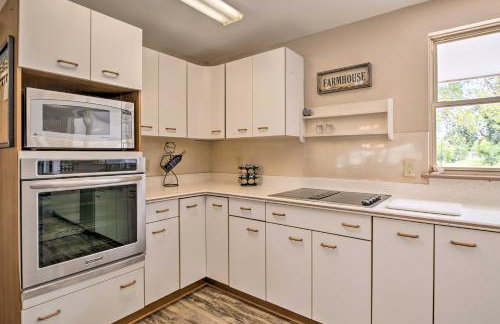 Riverfront Family Home Yard, Orchard, Dock! - Foto 10