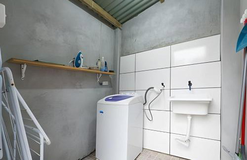 Casa Perto das melhores praias Florianópolis, 8 pessoas, ar condicionado, tv, wifi, cozinha completa, lavanderia, - Foto 51