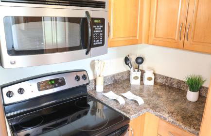 Sunnyside Palms - 2BR, Poolside, 5 min to Beach - Foto 3