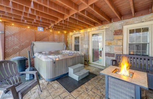 Beckley Studio with Private Hot Tub and Home Gym! - Foto 1