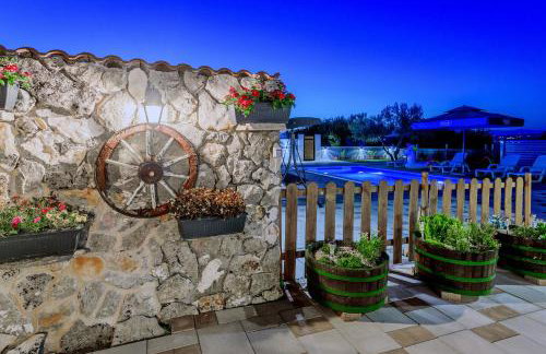 Countryside holiday home - pool - big terrace - Foto 53