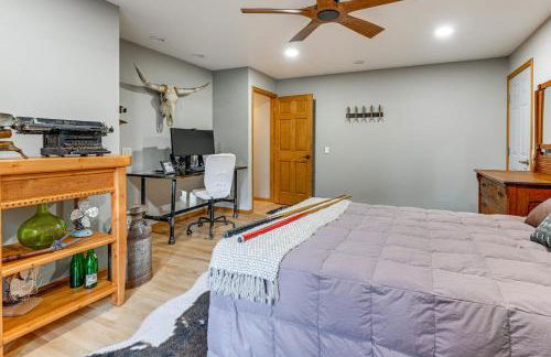 Pet Friendly with Game Room, Hot Tub and Private Dock! - Foto 19