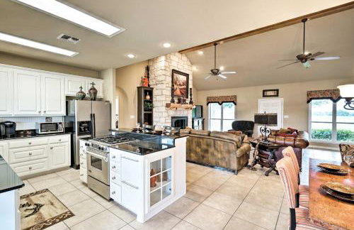 Pet-Friendly Flatonia House with Patio and Gazebo! - Foto 7