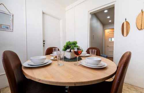 Breezy 1BR Retreat Walk to UofA and Spring Fun - Foto 4