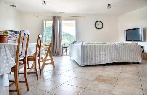 Spacieuse villa à Saint-Jean-du-Pin avec piscine privée - Foto 10