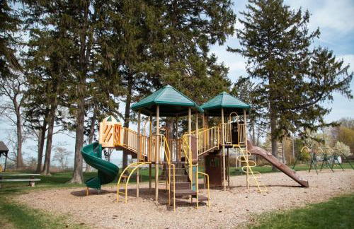 Modern Cottage with hot tub near lake, wineries, Geneva and SPIRE - Foto 44