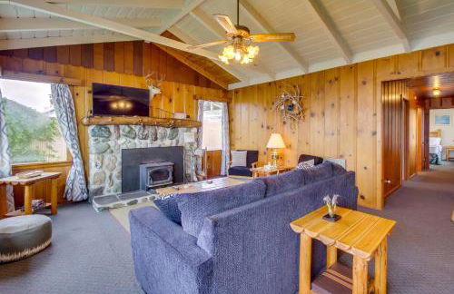 Rustic Coastal Smith River Cottage with Ocean Views! - Foto 5