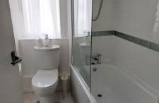 The Ugly Duckling - Photo 8