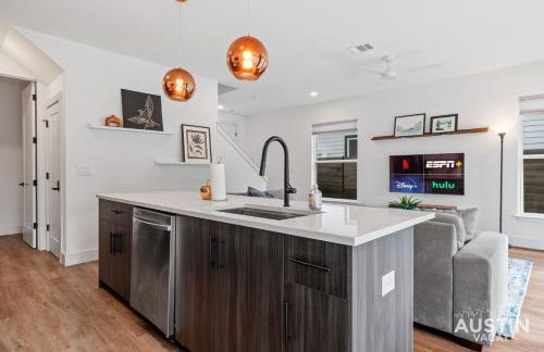 Pet-Friendly 3BR,2.5BA Home w Yard Near Mueller and Moody Center by Austin Vacay - Foto 33