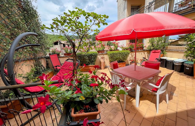Central Spoleto Apartment With Large Sunny Terrace With Views - Photo 50