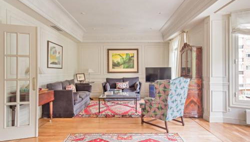 Elegant 3-Bedroom Apartment in Exclusive Barrio Salamanca Stylish & Spacious - Foto 2, Other