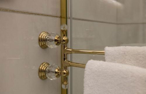 FASHION APARTMENT GOLD Bologna with JACUZZI & CAR GARAGE - Foto 60