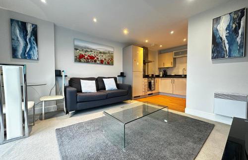 Beach Side APT with Home Cinema - Photo 29