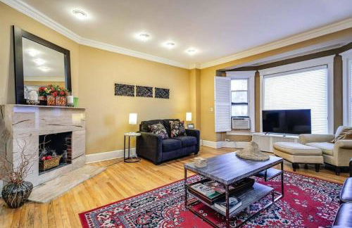 Brownstone in Gold Coast - Downtown - Photo 3