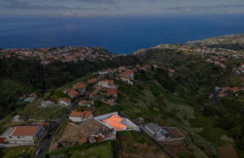 Calheta Paradise Holiday Home - Free Parking & Views - Photo 13