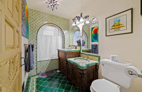 Skyline and Bay Views Spanish Villa Pool and Hot Tub - Foto 49