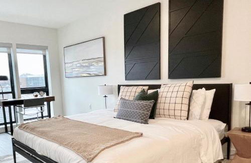 Elevator-Downtown View-Garage-King Bed-Laundry - Foto 8