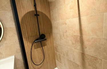 Le salon des voyageurs - Appartement au coeur du Centre Historique de Dole avec Terrasse - Foto 16