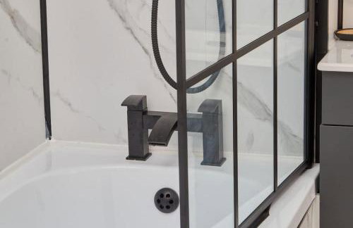 Cosy 3-Bedroom House With Street Parking - Foto 7