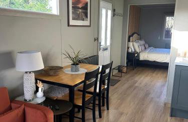 Rural Romantic Cabin-Hot Tub & Outdoor Kitchen - Foto 28