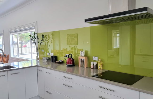 Cheerful 5 - Bedroom Home - Free Parking - Foto 26