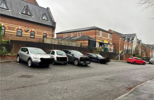 Stunning Five Bedroom Holiday Home in Chartham Canterbury with Hot Tub - Foto 25