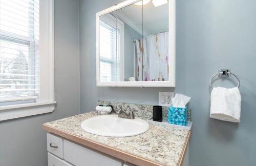 Fully-stocked Kitchen, AC, WiFi, WD, Near Baseball and Downtown - Foto 12