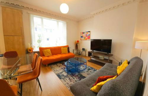 Beautiful Kensington Home with 4 beds, only 3 Minutes walk to Earls Court Station - Photo 1