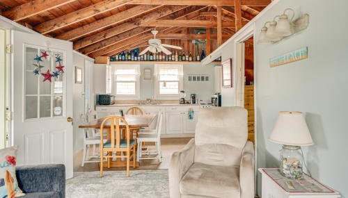 Rockport Cottage with Patio - Steps to Beach! - Foto 5