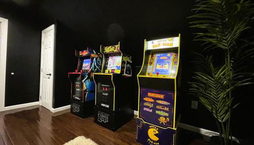 W3S - Large 7br 3bath - Sleeps 20 - 3 Living rooms - Yard and Deck - Photo 2