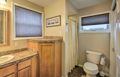 Peaceful Lakefront Houghton Lake Property with Patio - Foto 21