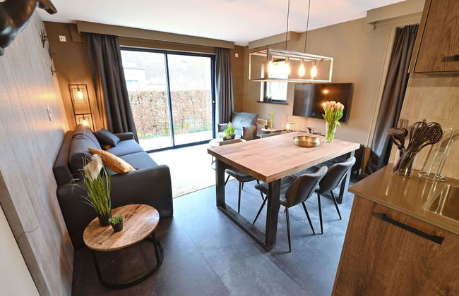 Modern Apartment With Terrace - Photo 18