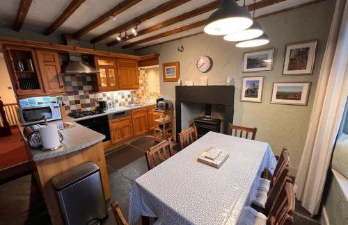 Rock Cottage - Log burners and jacuzzi bath - Foto 6