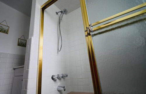 Bright & cozy 2nd Floor Apartment Close to NYC - Foto 9