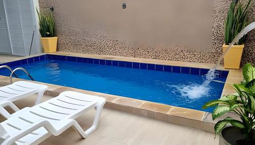 Casa c Piscina, Churrasqueira e Ótima localização - Foto 2