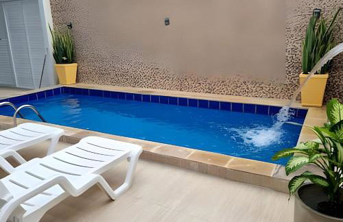 Casa c Piscina, Churrasqueira e Ótima localização - Foto 2