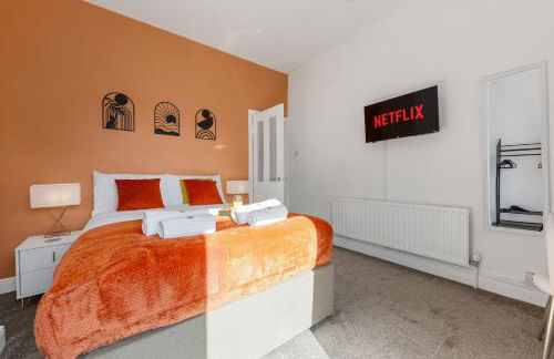 Metrolink Steps Away • Fast City & Airport Links - Foto 11