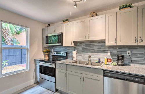 Inviting Apartment Less Than 2 Mi to Riviera Beach! - Foto 12