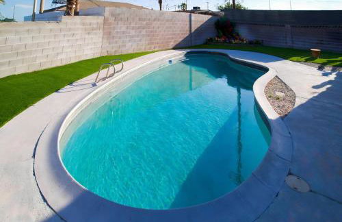 Vegas Hideaway with Jacuzzi & Pool by Strip - Foto 9