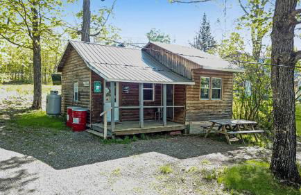 Portage Lakeside Cabins in Portage Lake, ME - Foto 1