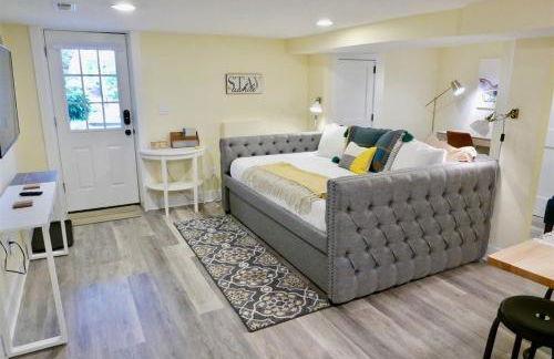 Cozy Industrial Bijou Studio with parking - Foto 2