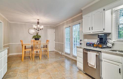 Private Yard and Deck High Point Home Base! - Foto 6