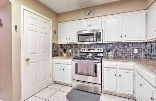 Lakefront Home with Point Venture Golf Access! - Foto 10