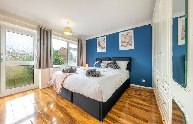 Pierocks Carver Entire House, Free Parking and Wi-fi in High Wycombe - Photo 5