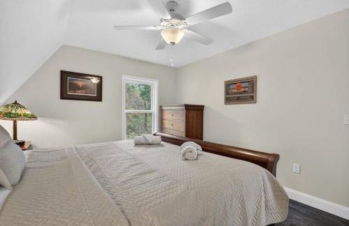 Family Mountain Escape w Private Suite Modern Comforts - Foto 31