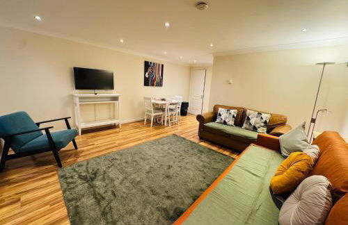 Cosy 2 Bedroom Canary Wharf House with Private Garden - Foto 18